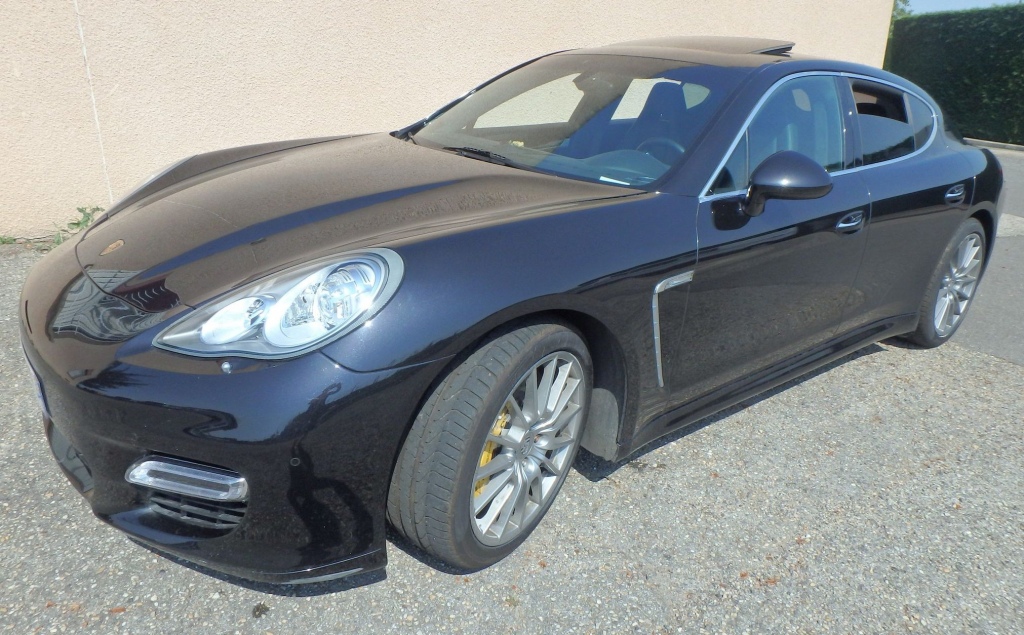 Adjugé 29 700 €