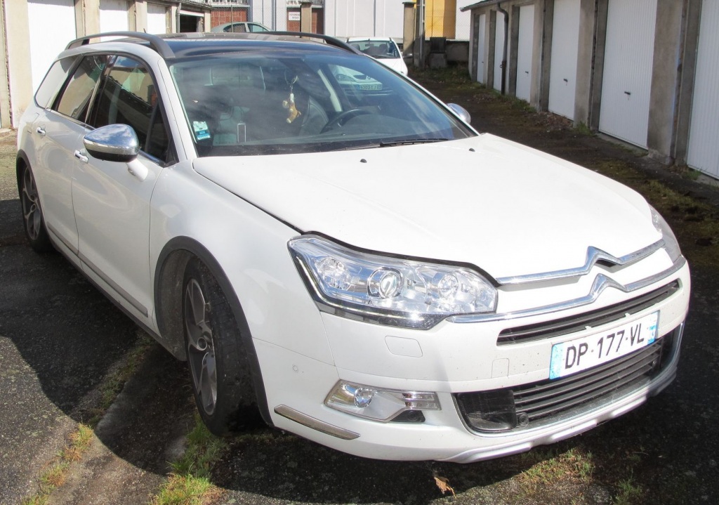 Adjugé 12 000 €