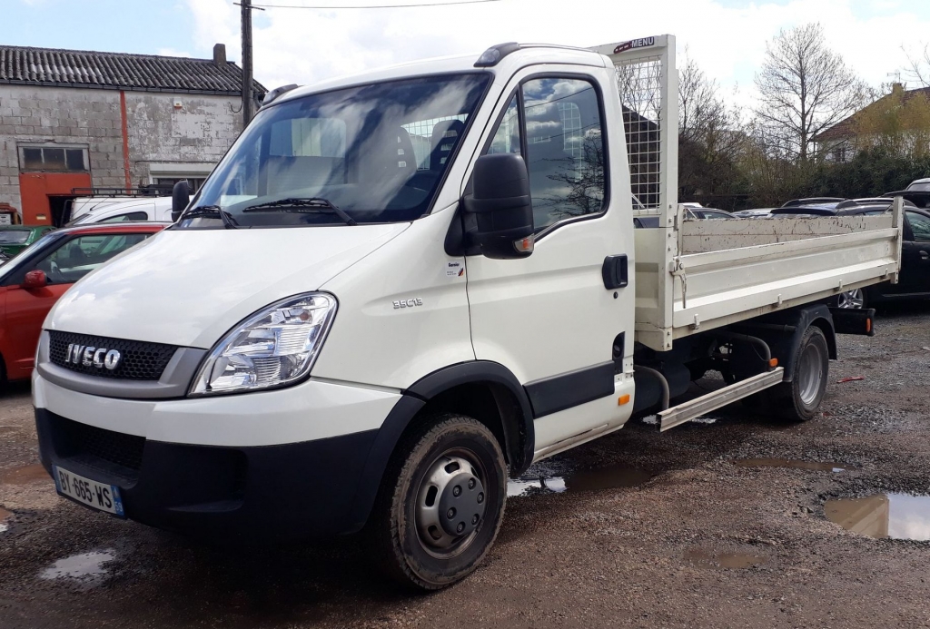 Adjugé 14 900 €