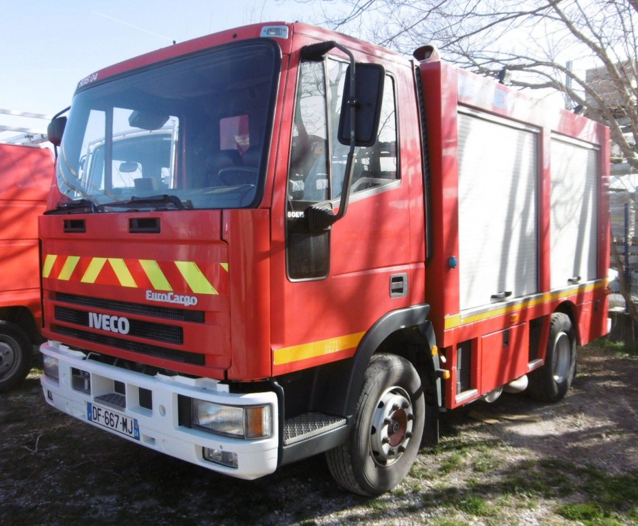Adjugé 7 000 €