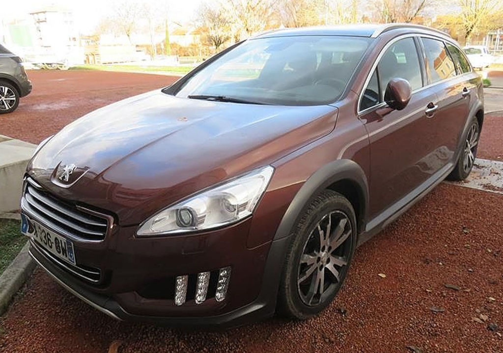 Adjugé 6 700 €