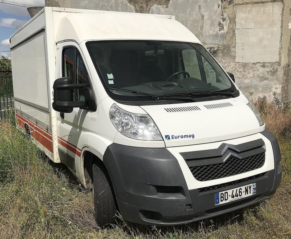 Adjugé 17 600 €