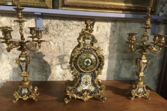 Adjugé 2 100 euros