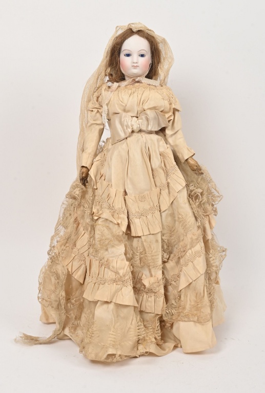 Robe + cape pour poupées ancennes | Poupées ancennes, Poupée, Robe cape