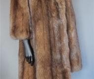Adjugé 2 700 euros