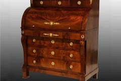 Adjugé 2 500 euros