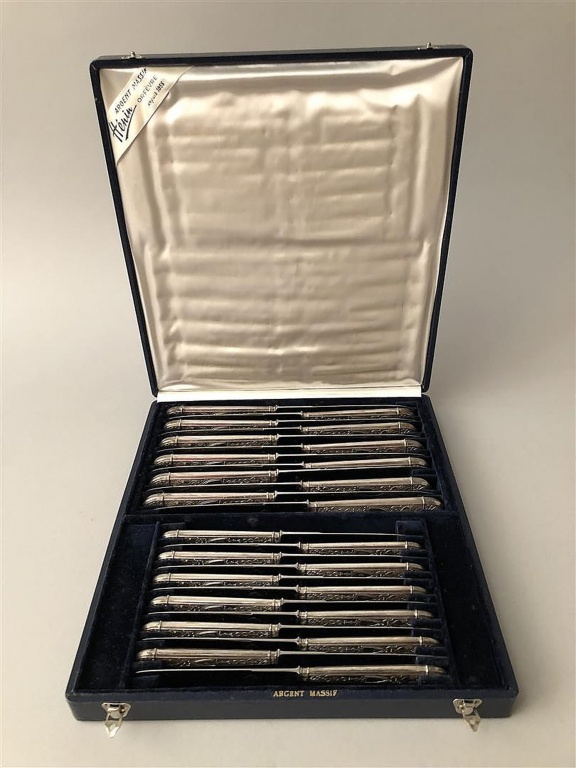 Adjugé 2 100 €