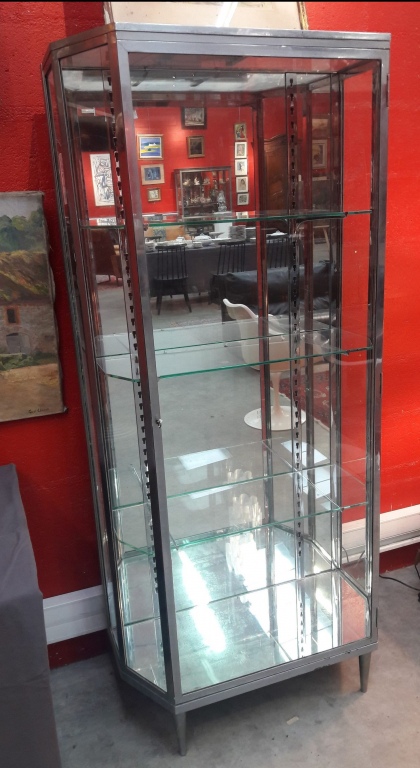 Adjugé 1 350 €