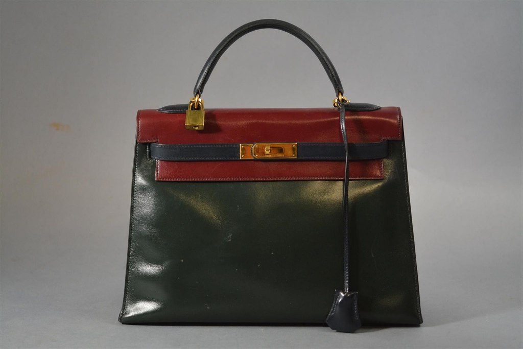 Adjugé 3 050 €