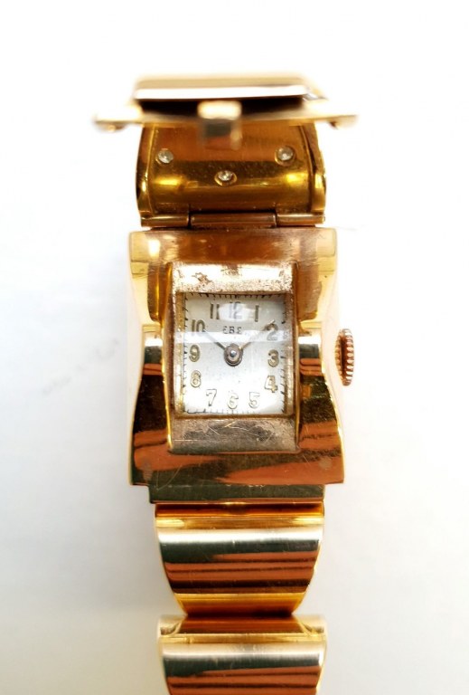 Adjugé 1 700 €